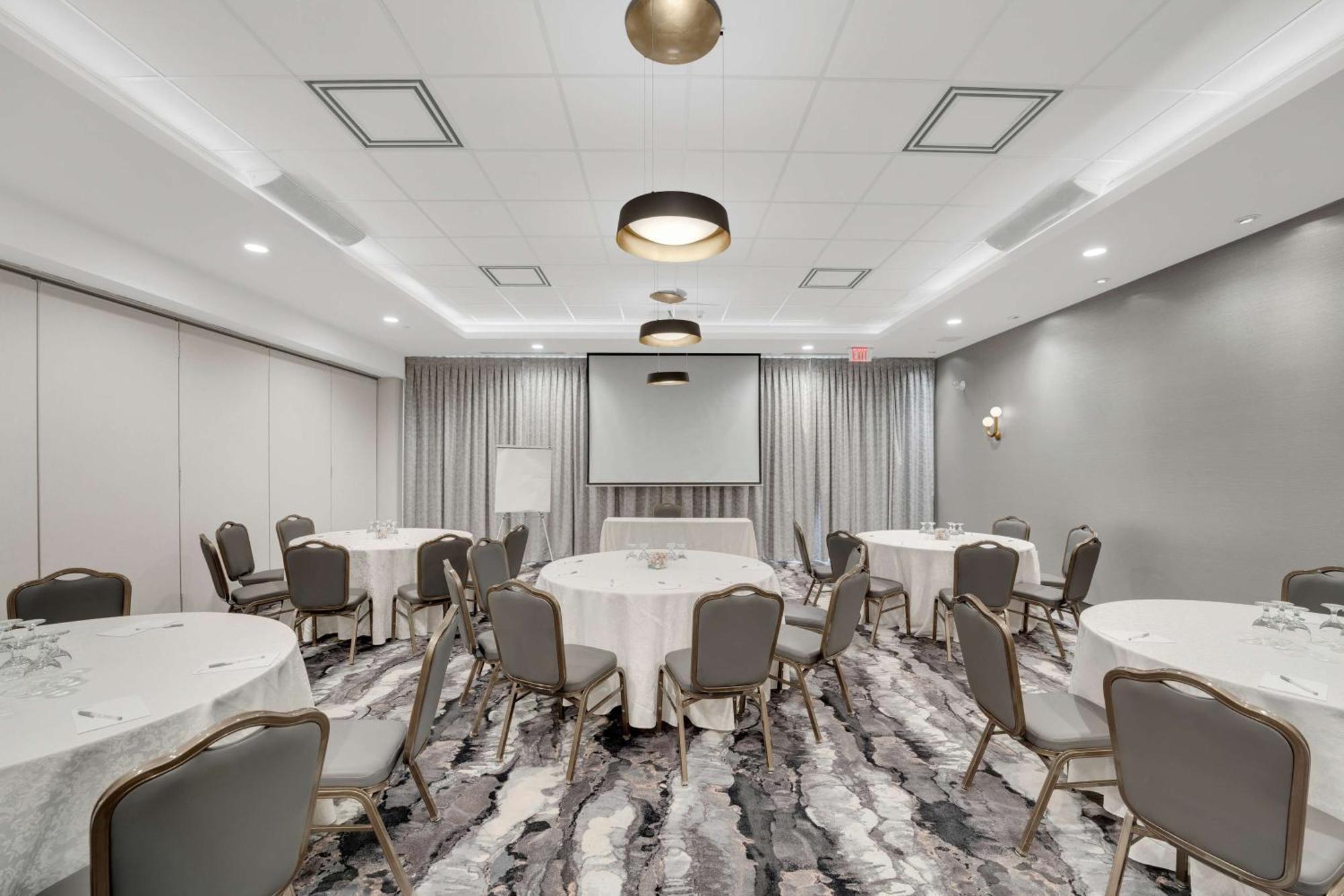 Hilton Garden Inn Toronto/Brampton Ngoại thất bức ảnh