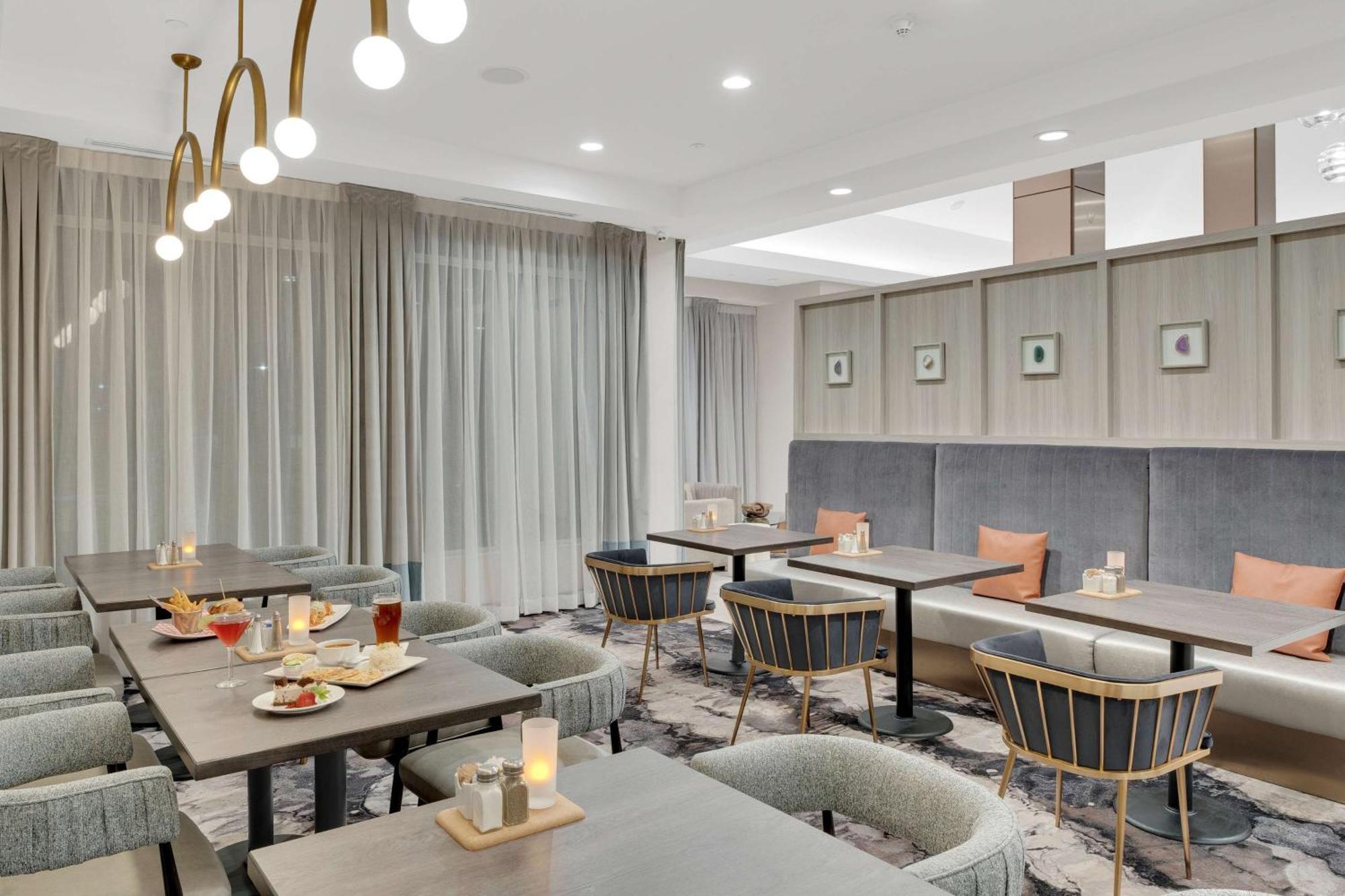 Hilton Garden Inn Toronto/Brampton Ngoại thất bức ảnh